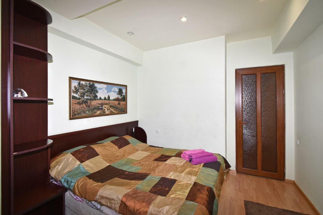 Apartments In Center Of Yerevan,Koghbatsi 1A Street Eksteriør bilde