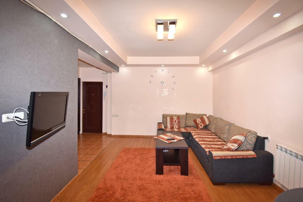 Apartments In Center Of Yerevan,Koghbatsi 1A Street Eksteriør bilde