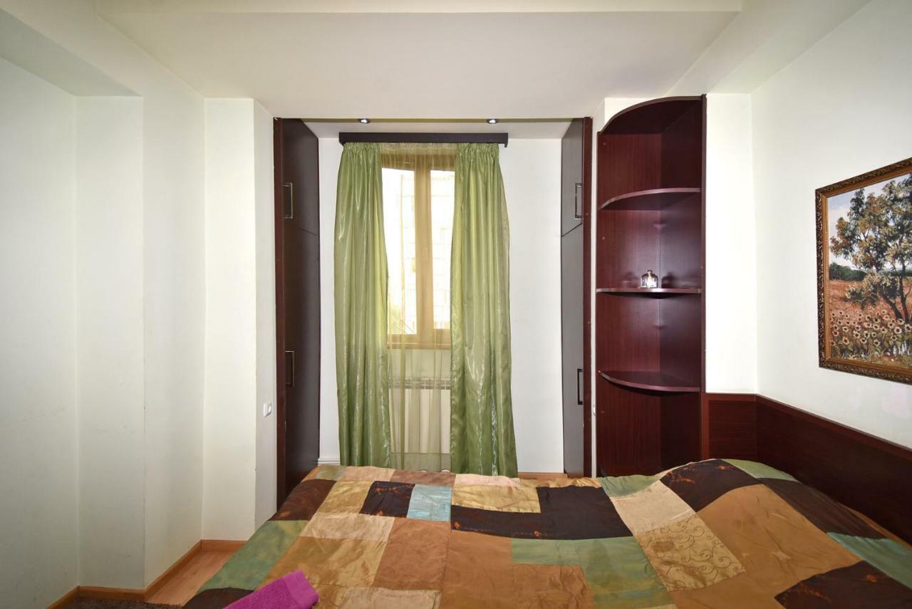Apartments In Center Of Yerevan,Koghbatsi 1A Street Eksteriør bilde